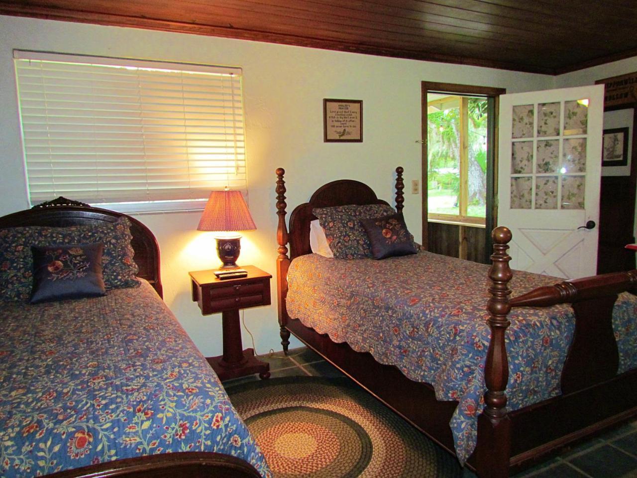 The Yearling Cabins Cross Creek Экстерьер фото